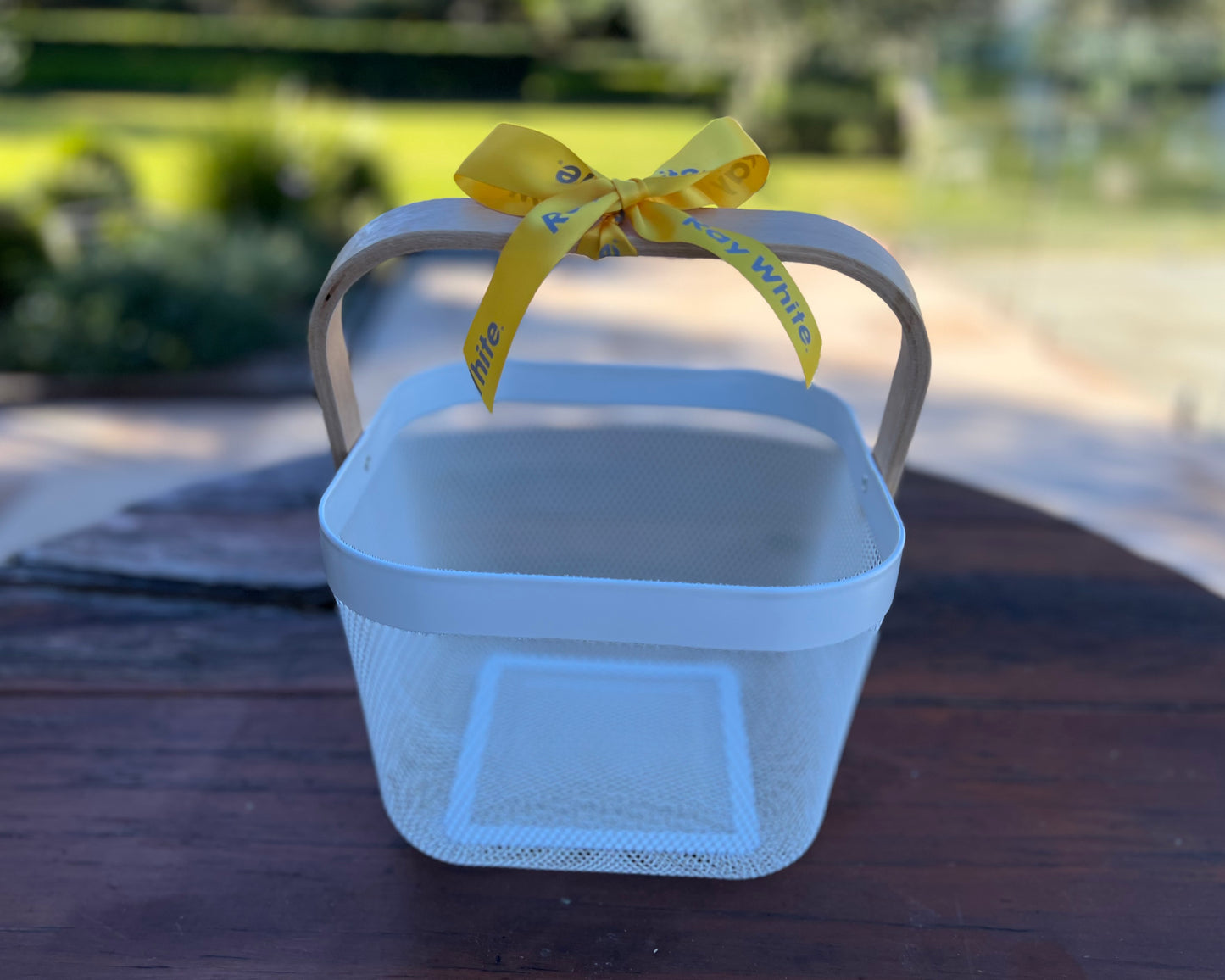 RW Chandon mesh basket
