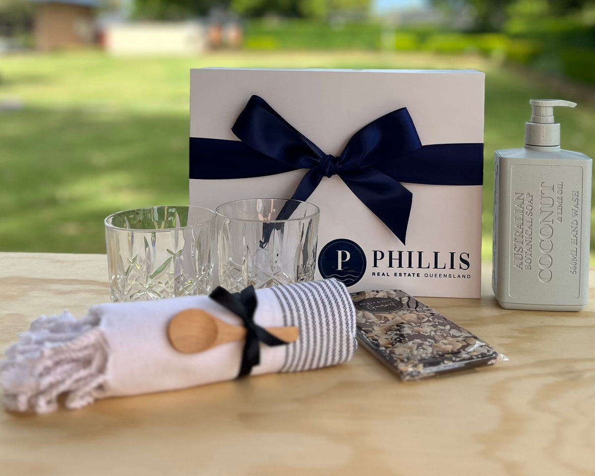 Botanicals at Home  - Phillis