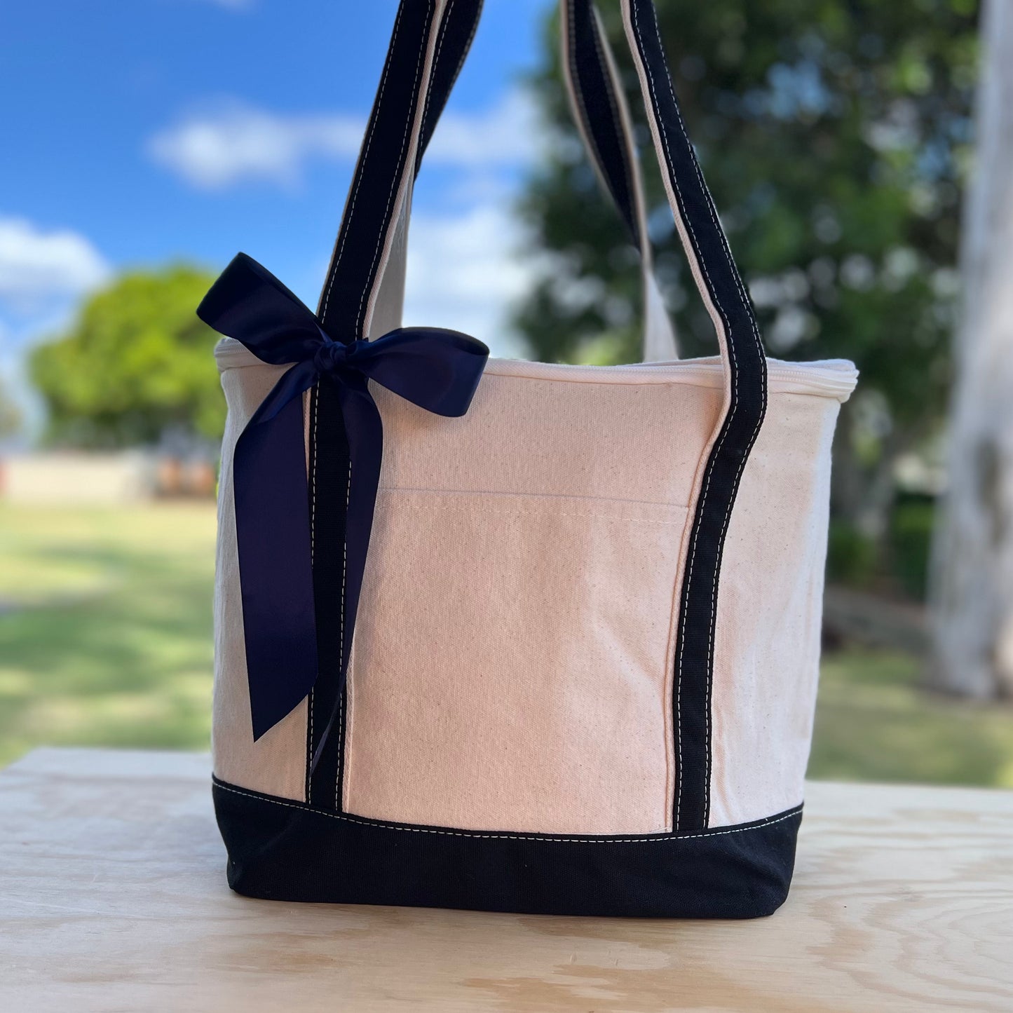 Luxury Picnic   - Phillis