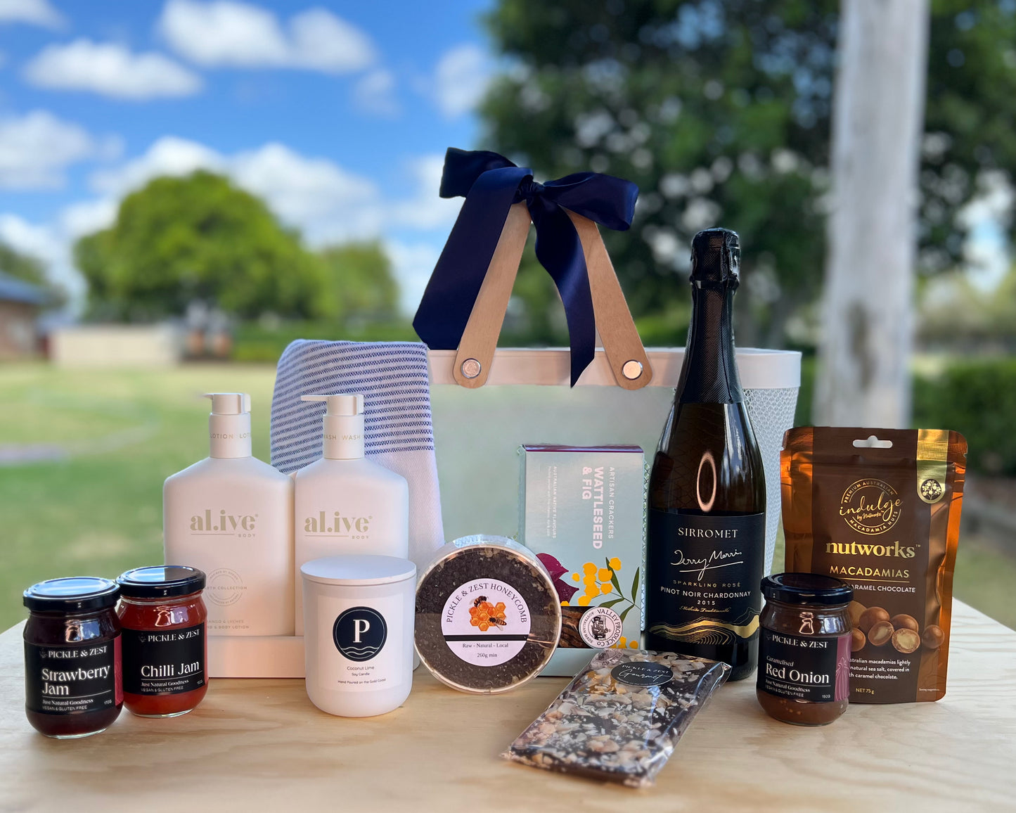 Entertainer Basket  - Phillis