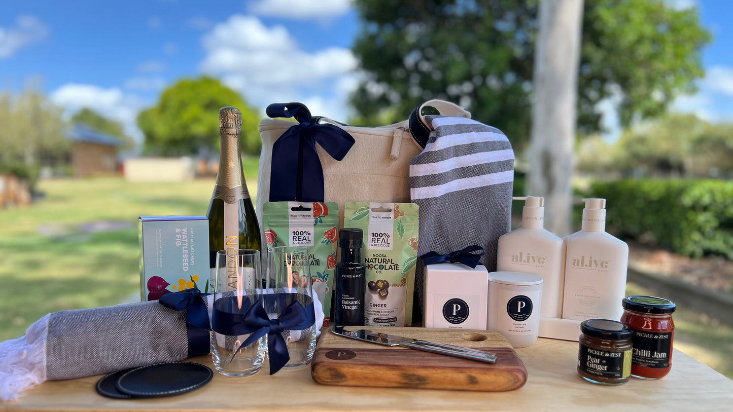 Luxury Picnic   - Phillis